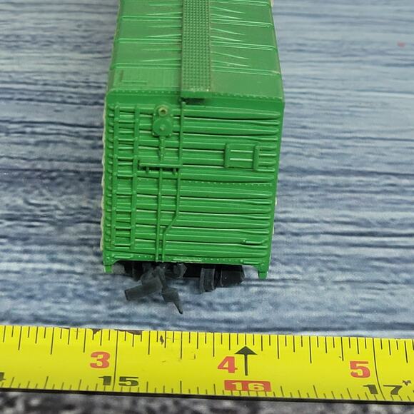 Vintage H.O scale Green Giant train boxcar green/white - Picture 4 of 9